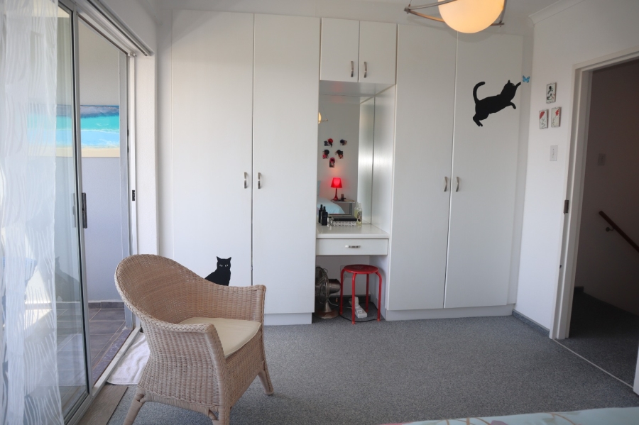 To Let 3 Bedroom Property for Rent in Wavecrest Eastern Cape